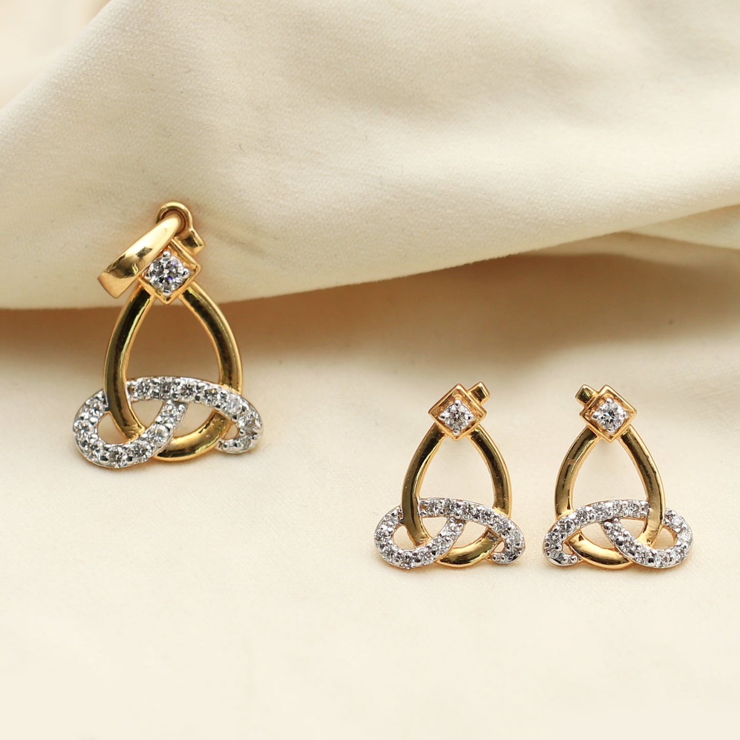 18KT Yellow Gold Pendant And Earrings Set with 0.60 Ct. Diamonds IGI Certified