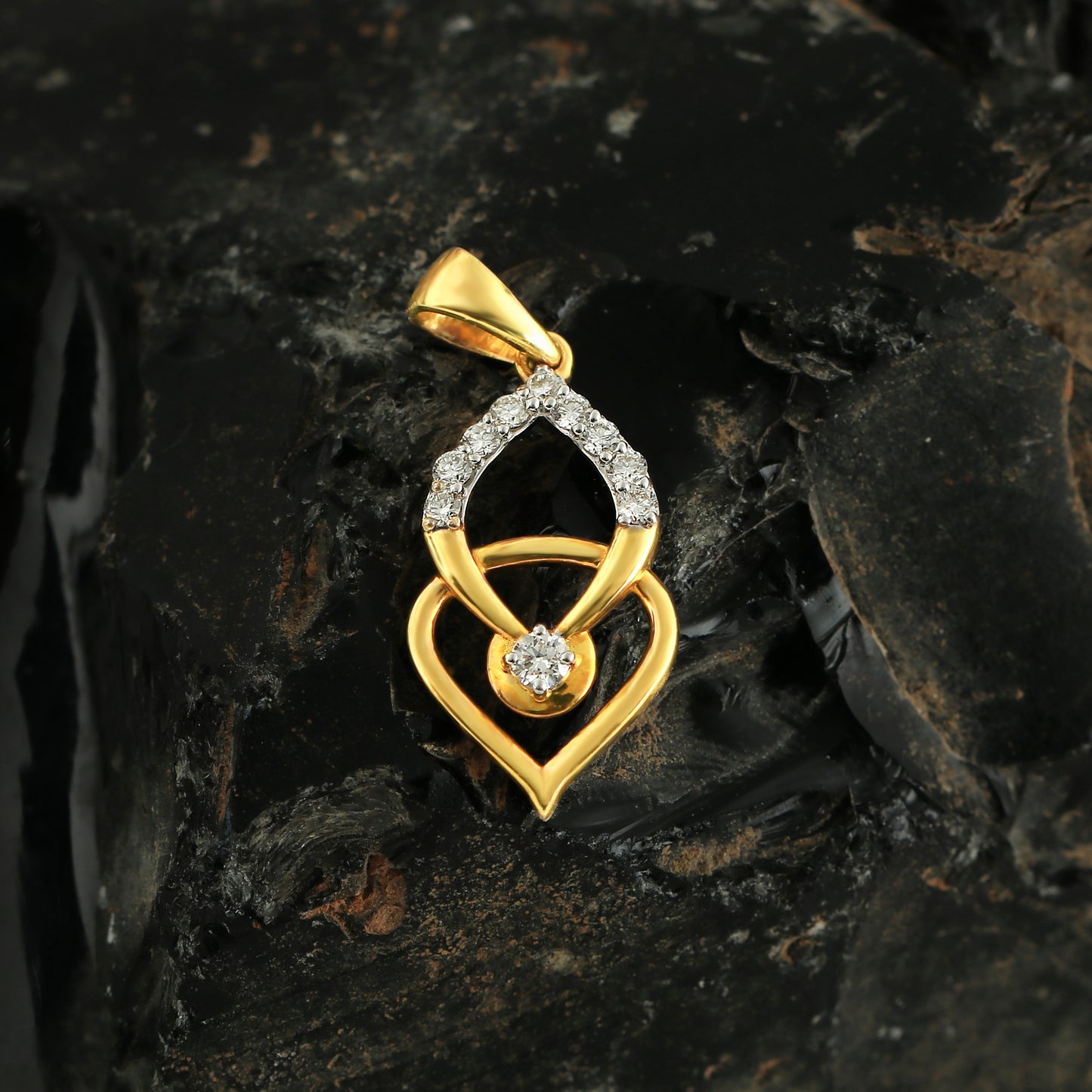 0.26 Ct IGI Certified Natural Diamond Necklace Pendant in 18K Gold for Women