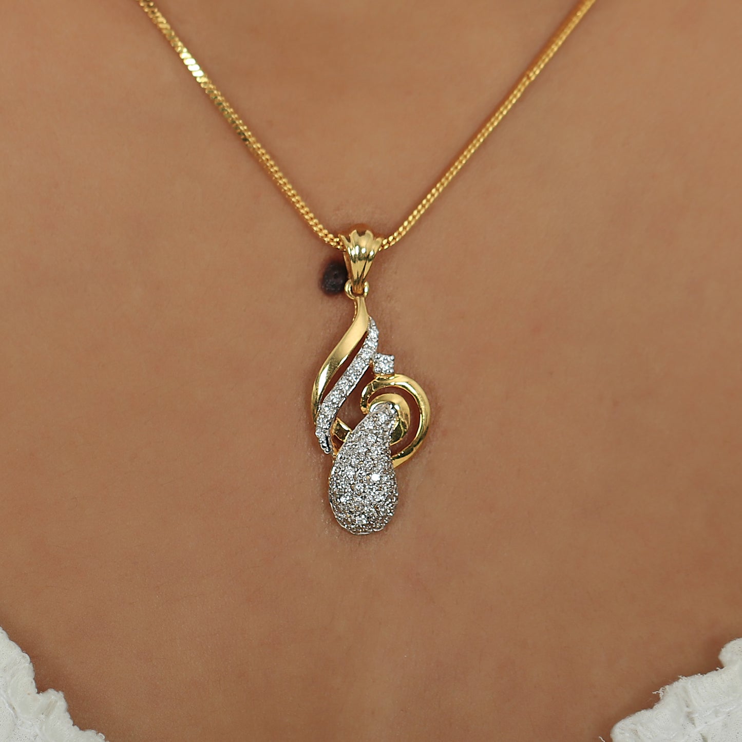 18KT 1.26 Ct Natural Diamond Pendant And Earrings Set, IGI Certified Jewelry