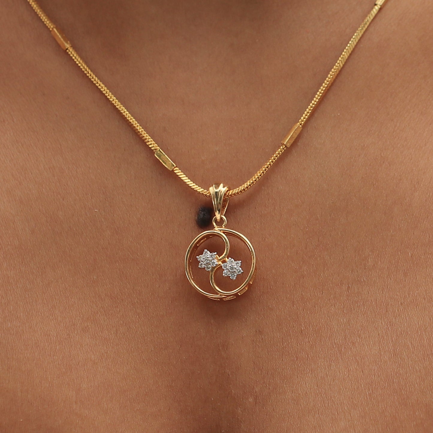 18KT 0.24 Ct. Natural Diamond Pendant And Earrings in Yellow Gold