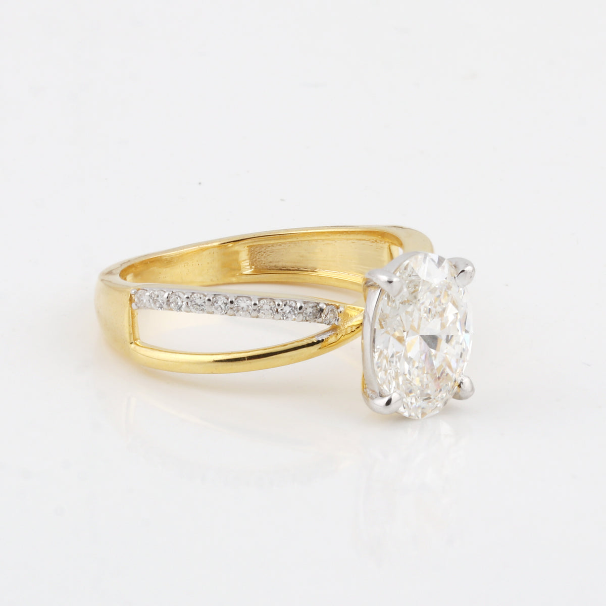 IGI Certified Lab Grown Diamond Oval Halo Ring, 0.24ct tw — 14K/18K Solid Gold