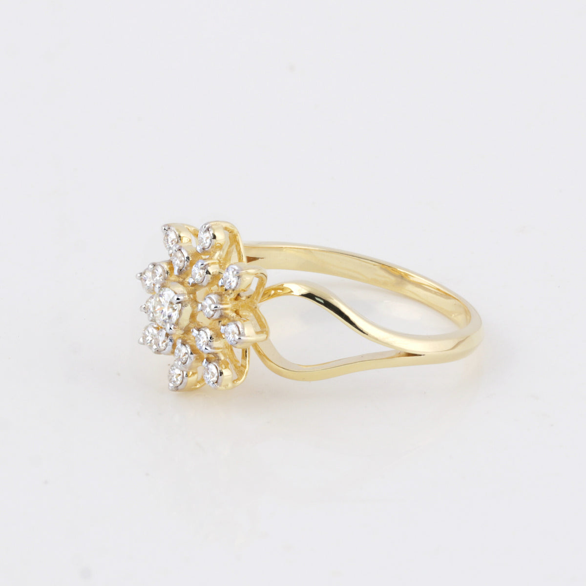 IGI Certified Lab Grown Diamond Oval Halo Ring, 0.24ct tw — 18K Solid Gold