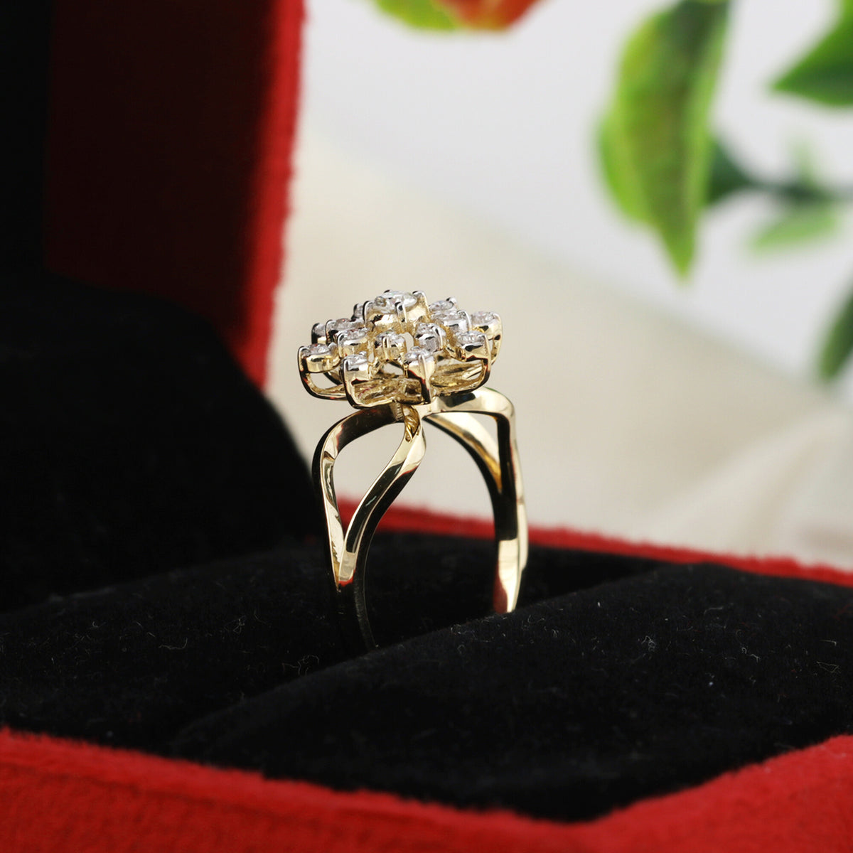 IGI Certified Lab Grown Diamond Oval Halo Ring, 0.24ct tw — 18K Solid Gold