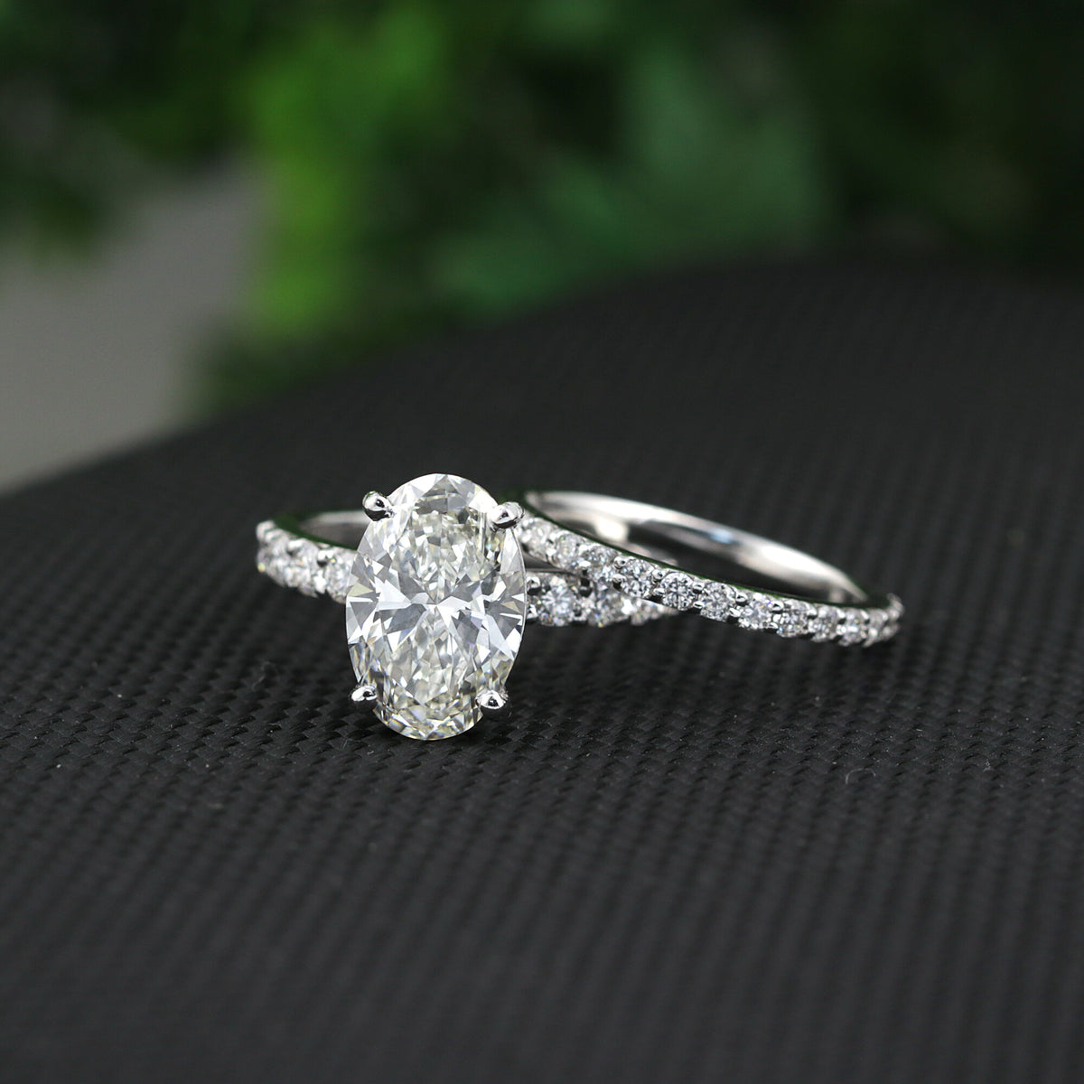 IGI Certified Lab Grown Diamond Oval Halo Ring, 0.79ct tw — 14K/18K Solid Gold