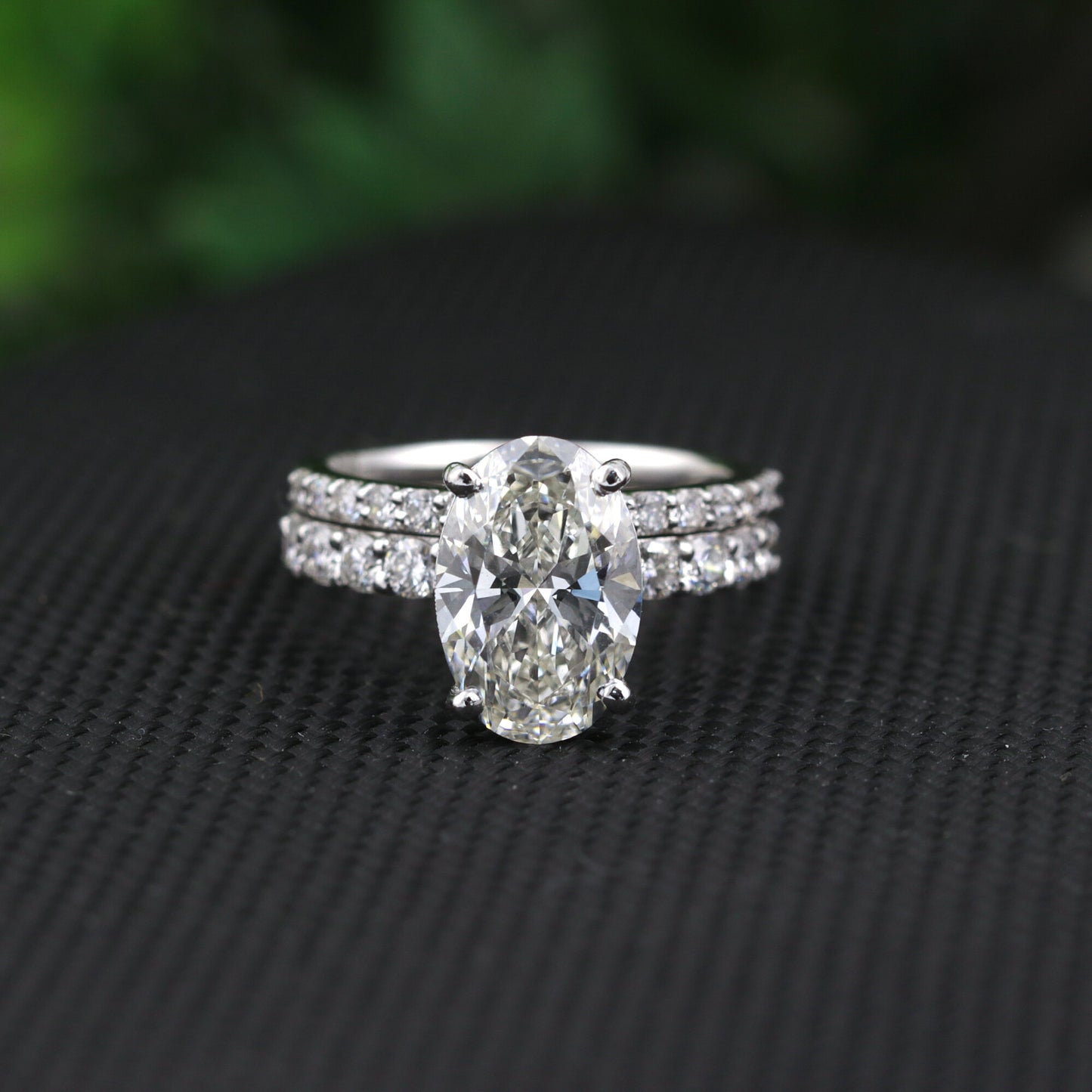 IGI Certified Lab Grown Diamond Oval Halo Ring, 0.79ct tw — 14K/18K Solid Gold