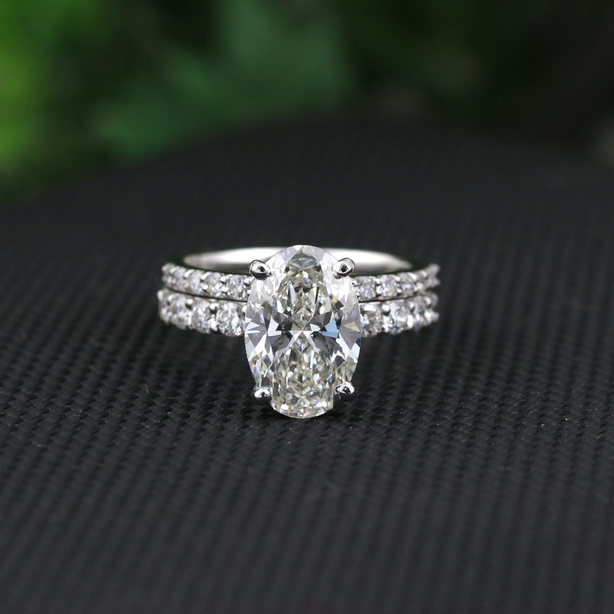 IGI Certified Lab Grown Diamond Oval Halo Ring, 0.79ct tw — 14K/18K Solid Gold