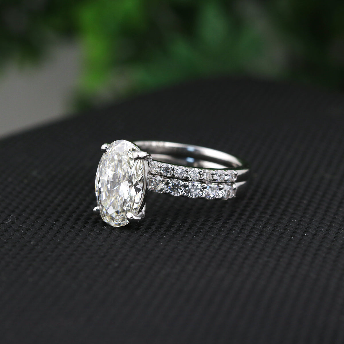 IGI Certified Lab Grown Diamond Oval Halo Ring, 0.79ct tw — 14K/18K Solid Gold