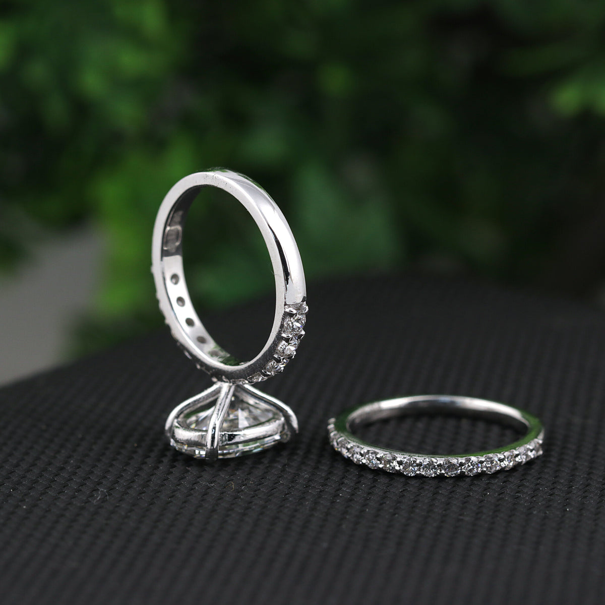 IGI Certified Lab Grown Diamond Oval Halo Ring, 0.79ct tw — 14K/18K Solid Gold
