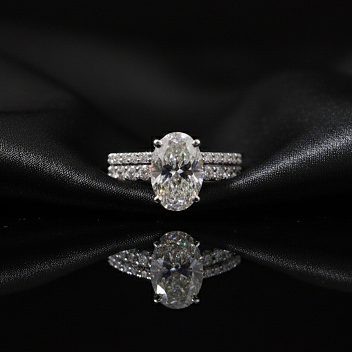 IGI Certified Lab Grown Diamond Oval Halo Ring, 0.79ct tw — 14K/18K Solid Gold