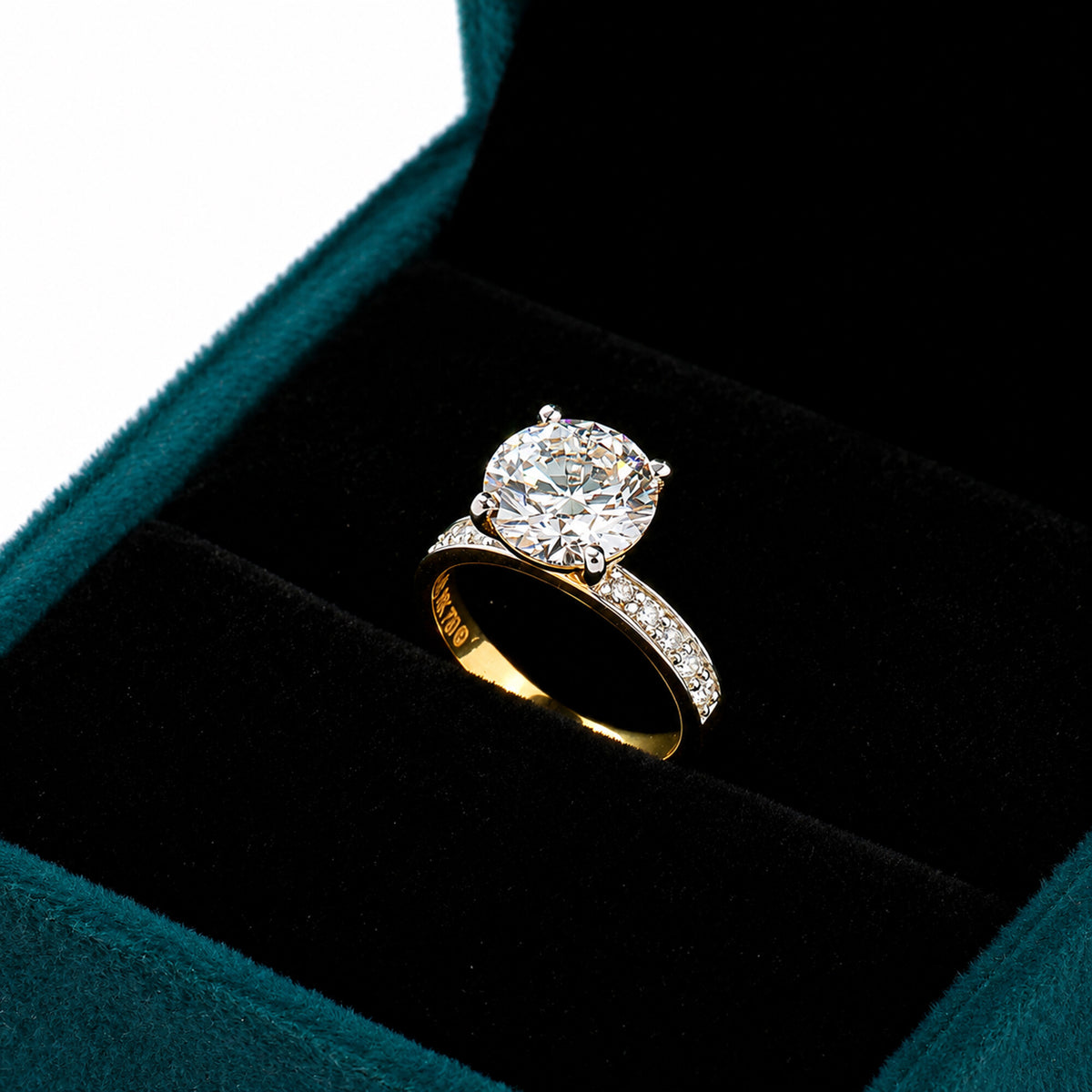IGI Certified Lab Grown Diamond 0.3ct Round Petite Halo Ring — 18K Solid Gold