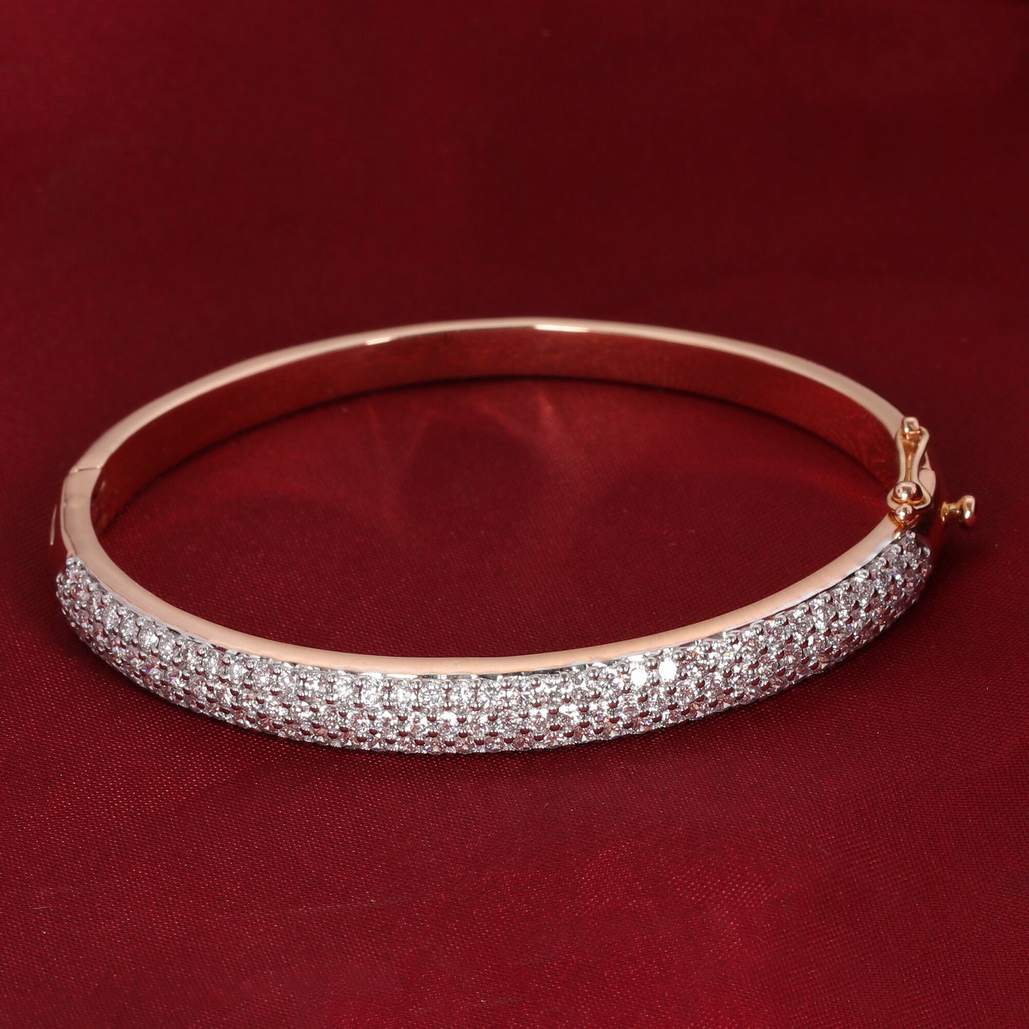 IGI Certified Lab Grown Diamond Wave Gold Bangle — 18K Solid Gold, 3.26 Carat