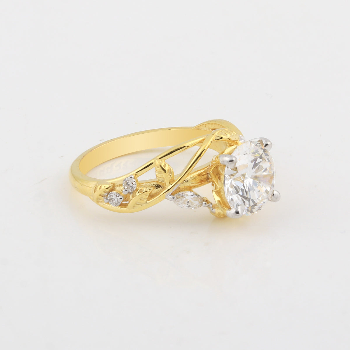IGI Certified Lab Grown Diamond Round-Cut Halo Ring — 18K Solid Gold