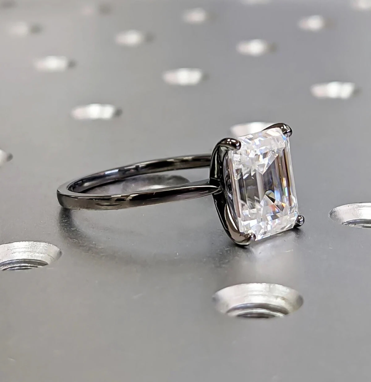 2.52 Ct Emerald Cut Certified F VS1 White Moissanite Ring For Lady 18K Gold Plated 18K Gold Plated