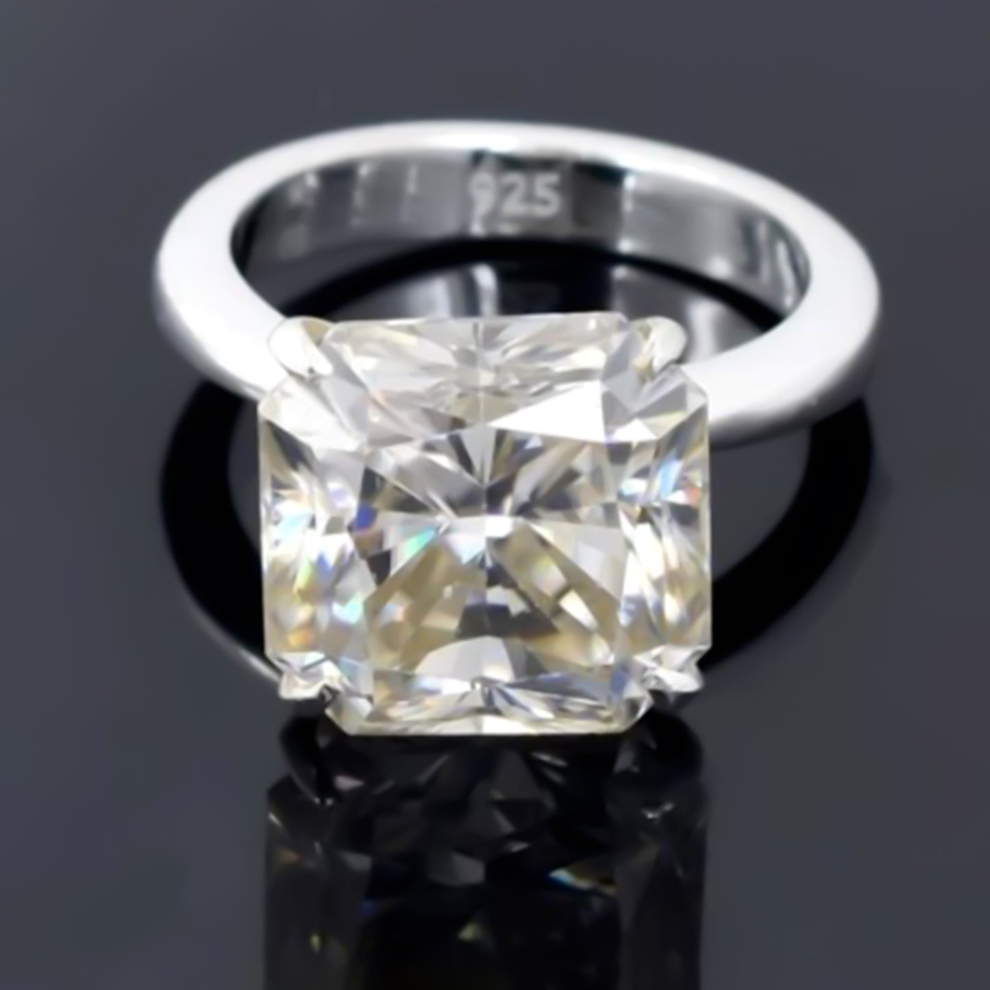 Certified 4.90ct VS1 Radiant White Moissanite Ring For Birthday 18K Gold Plated