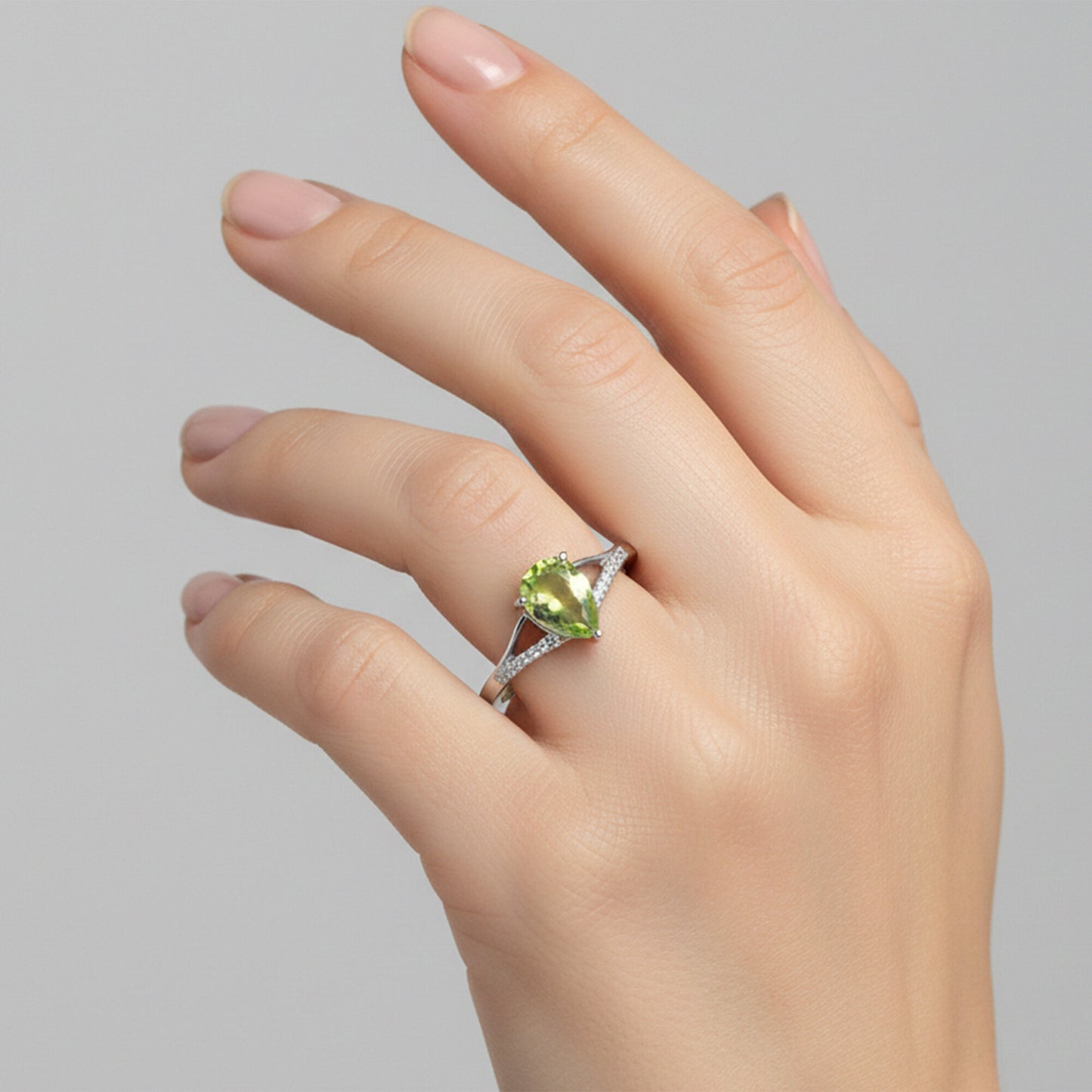 Jewelry Pear Cut Green Amethyst Ring in 925 Sterling Silver for Her Chic Design