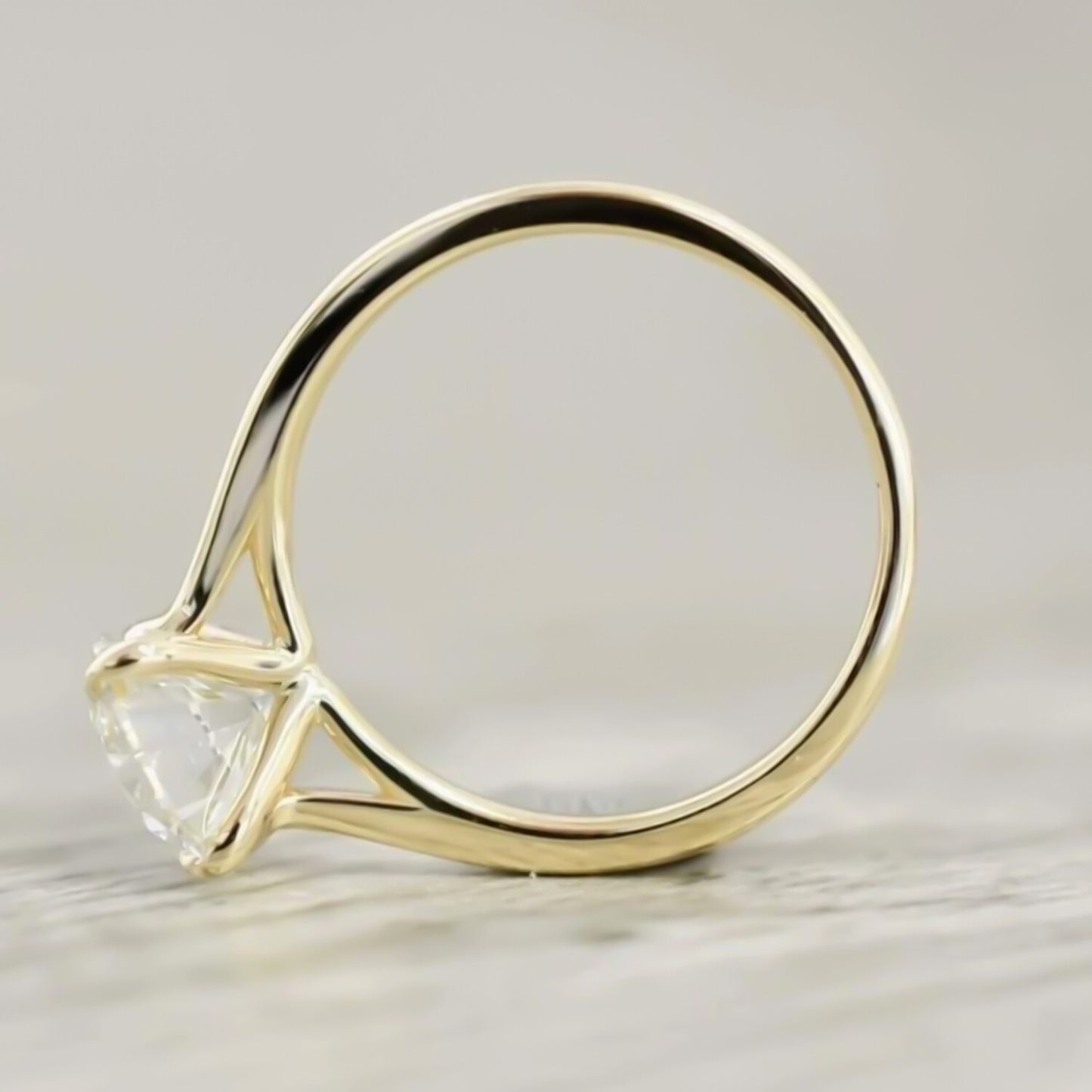 Certified 2.35ct VS1 White Moissanite Ring Birthday Gift Jewelry 18K Gold Plated Ve 18K Gold Plated