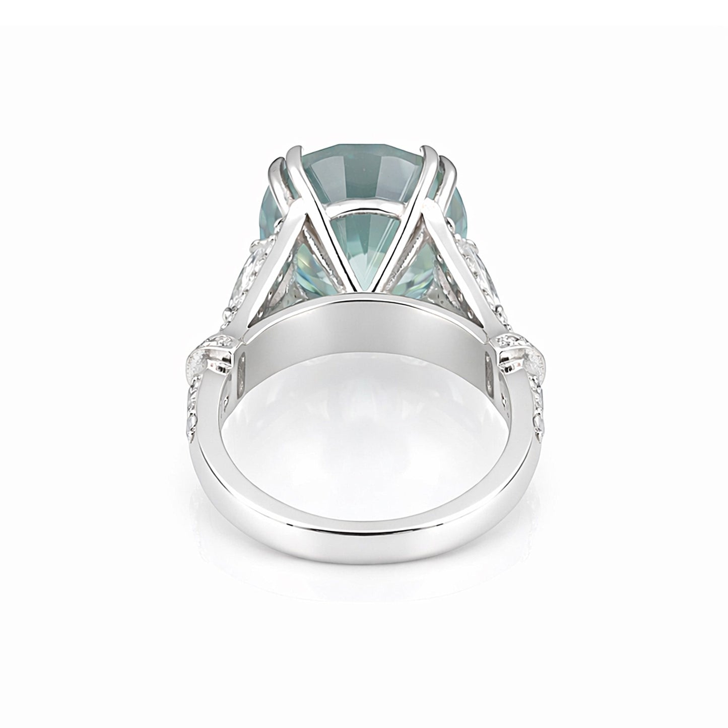 GEMHUB & CO. 5 Ct round cut blue lab grown diamond ring with VS1 clarity in 18k gold vermeil.