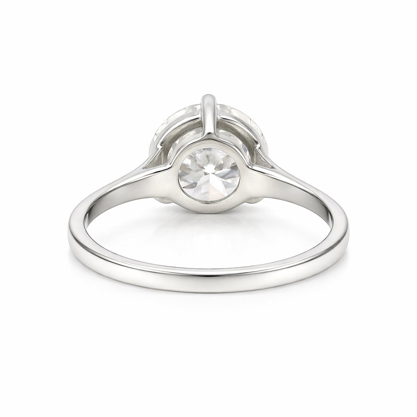GEMHUB & CO. 2.20 Ct round cut lab grown diamond ring in 18k gold vermeil, VS1 clarity.