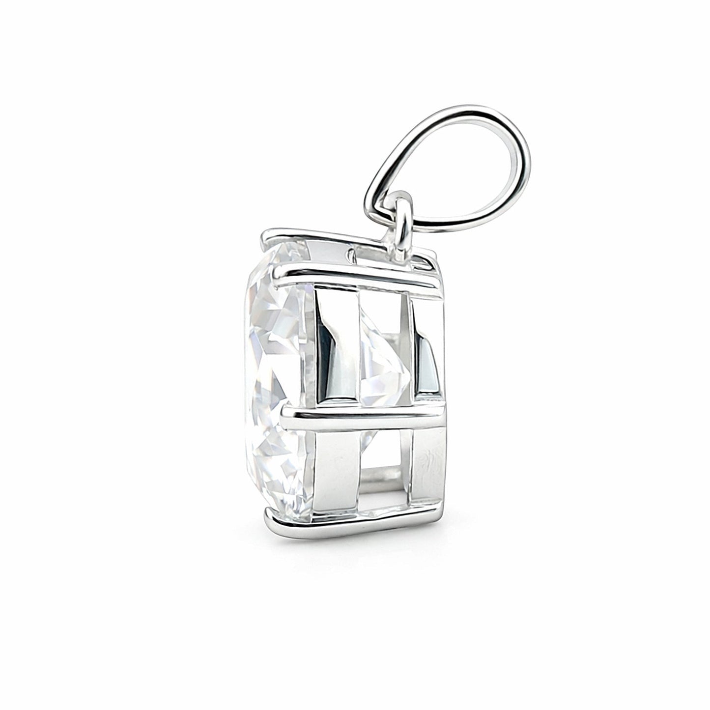 GEMHUB & CO. 3.50 Ct round cut lab grown diamond pendant in 18k gold vermeil, VS1 clarity, white.