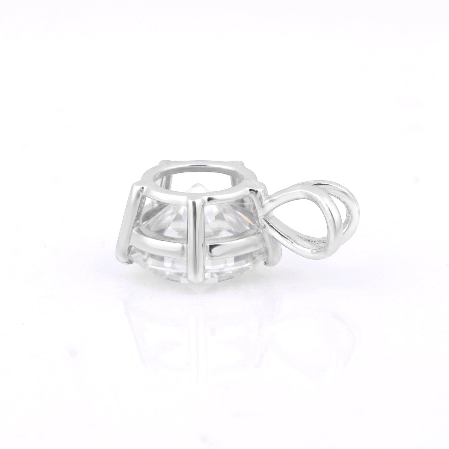 GEMHUB & CO. 6 Ct round cut lab grown diamond pendant in 18k gold vermeil, VS1 clarity.