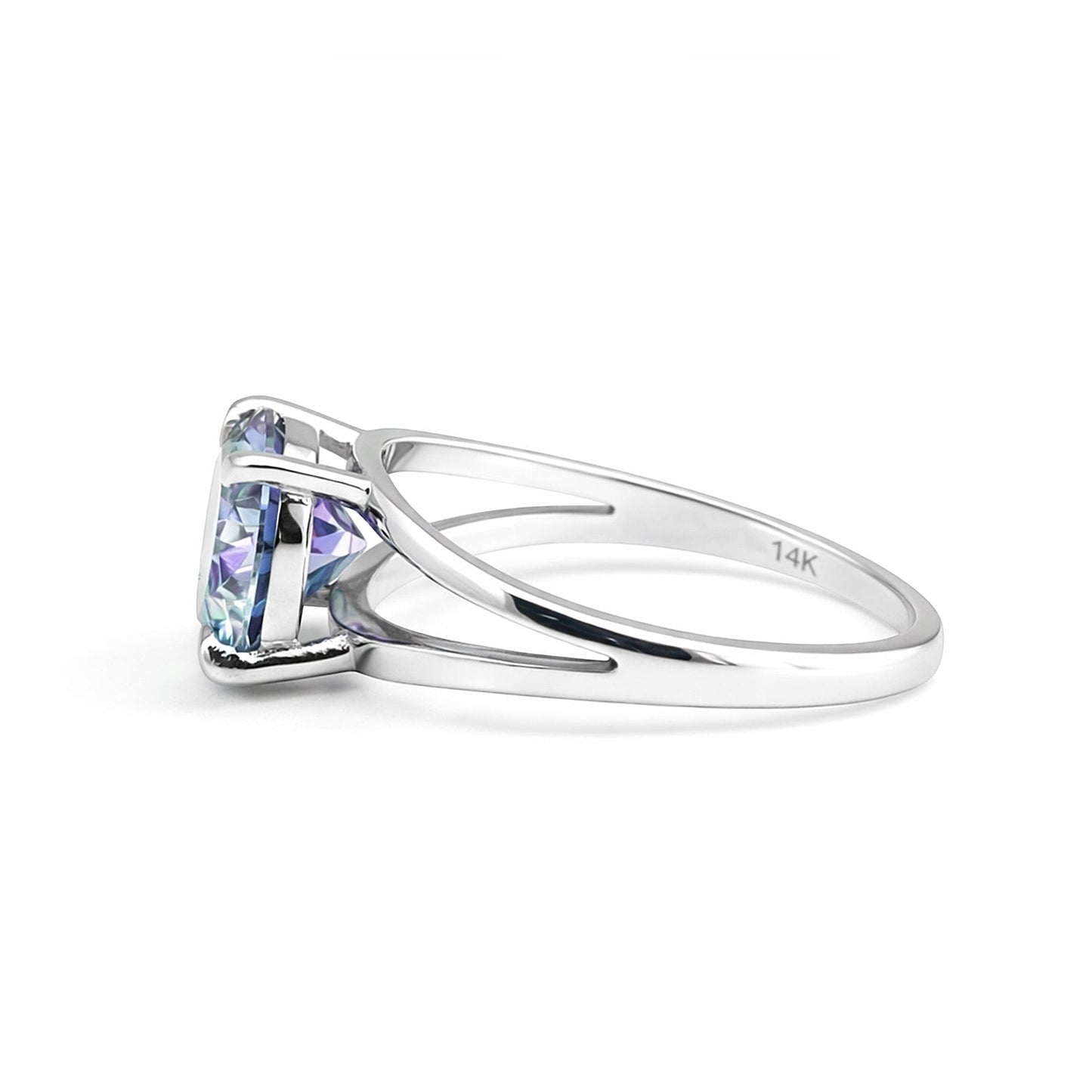 GEMHUB & CO. 2.50 Ct round cut blue lab grown diamond ring with VS1 clarity set in 18k gold vermeil.