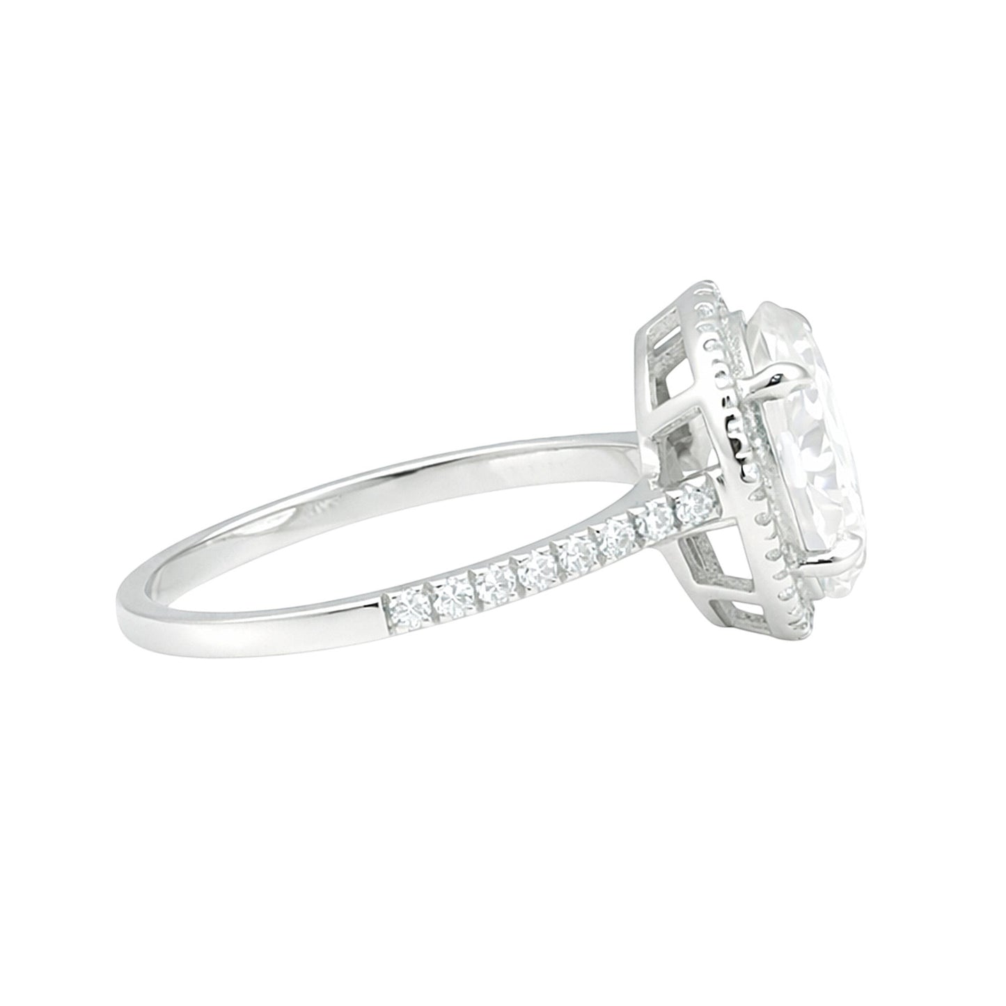GEMHUB & CO. 3.00 Ct oval cut lab grown diamond ring with VS1 clarity in 18k gold vermeil. Halo setting with pavé band.