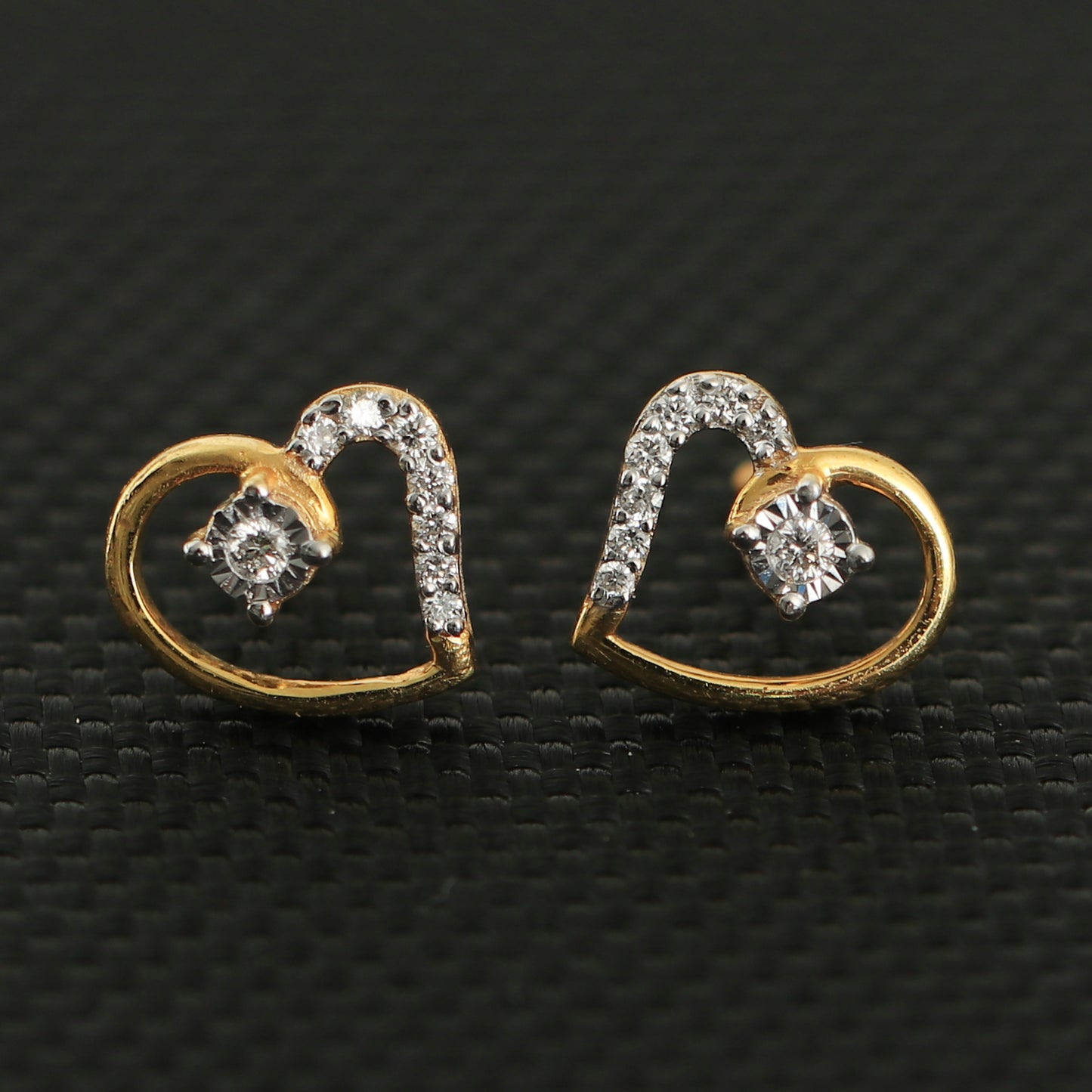 0.10 Ct. 18K Yellow Gold Stud Earrings with Natural Diamond IGI Certified -
