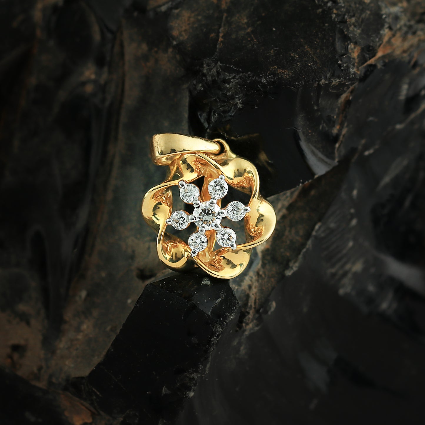 18K Gold Pendant with 0.29 Ct IGI Certified Natural Diamond for Women