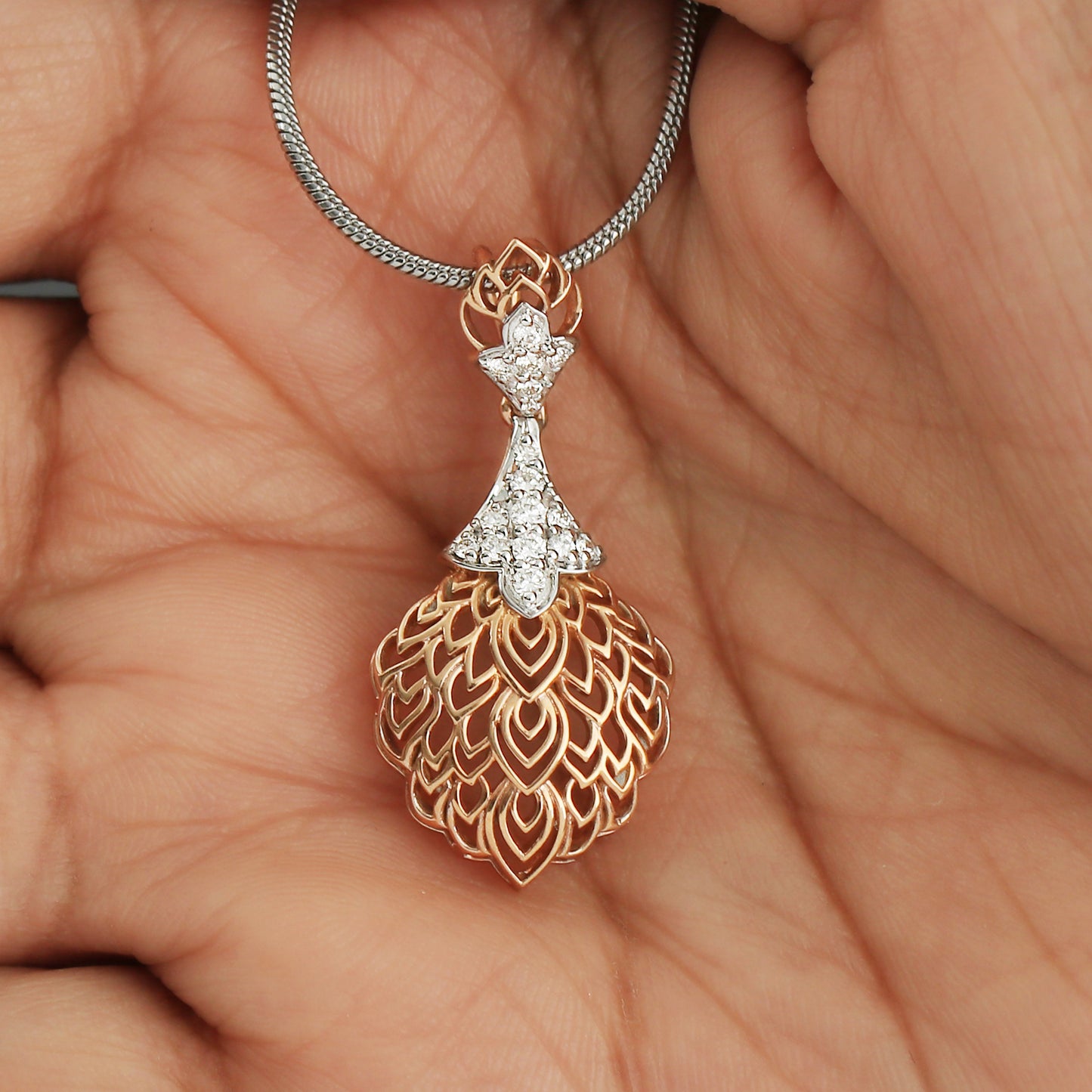 0.24 Ct Diamond Pendant Necklace IGI Certified 18K Gold H-I VS Luxury