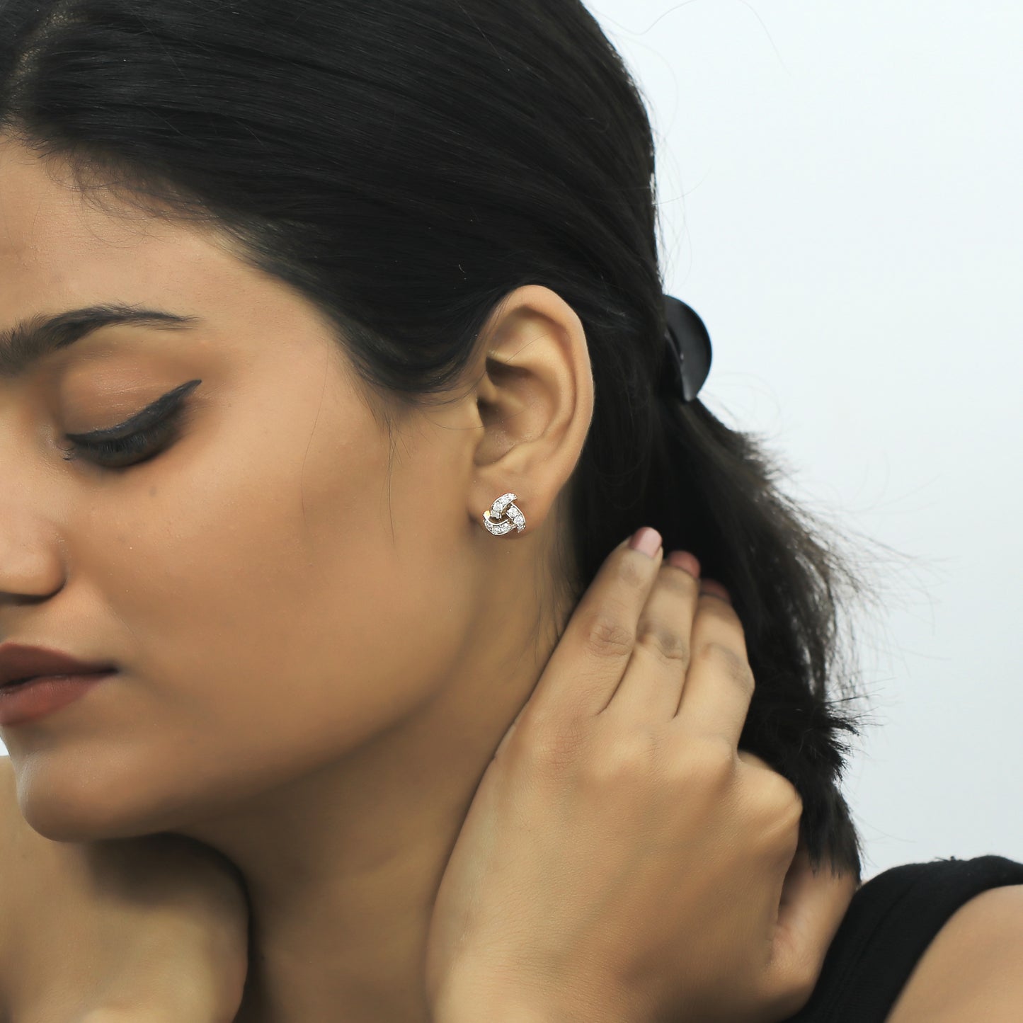 18K Yellow Gold Natural Diamond 0.60 Ct. Stud Earrings EGL Certified