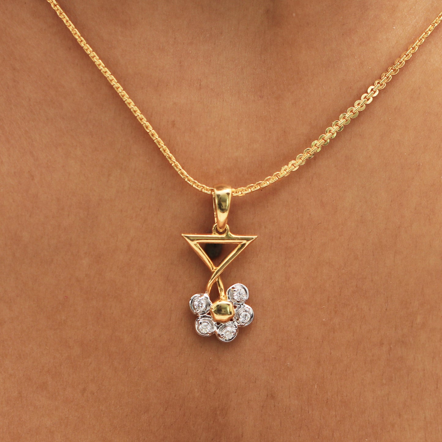 0.18 Ct IGI Certified Natural Diamond Pendant And Earrings Set 18KT Yellow Gold
