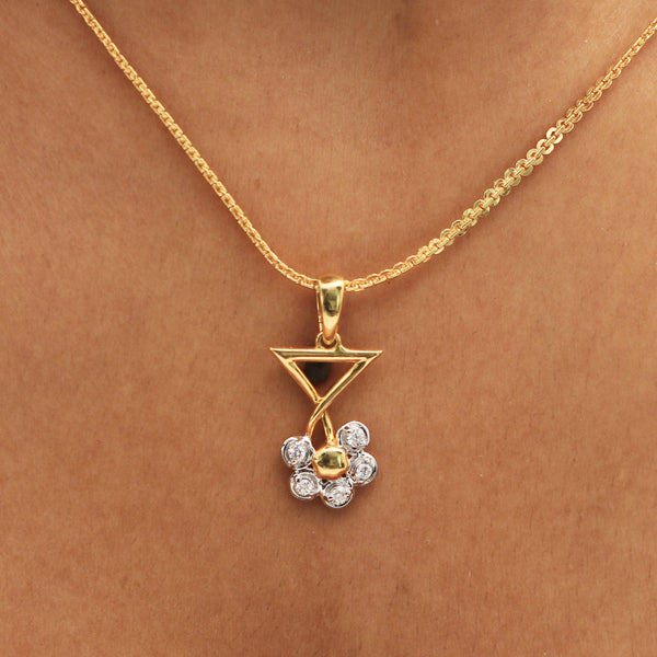0.18 Ct IGI Certified Natural Diamond Pendant And Earrings Set 18KT Yellow Gold