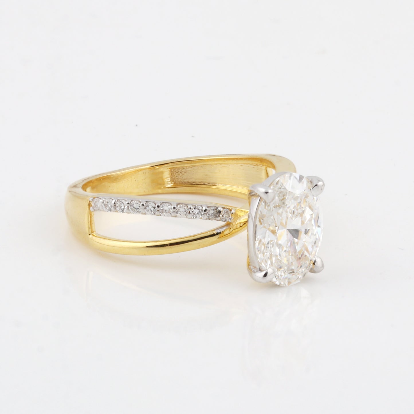 IGI Certified Lab Grown Diamond Oval Halo Ring, 0.24ct tw — 14K/18K Solid Gold