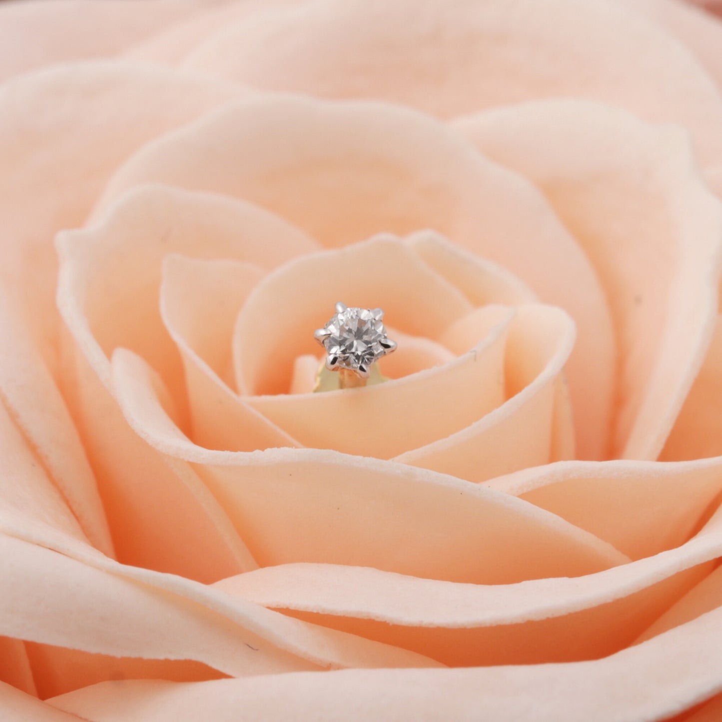 IGI Lab Grown Diamond Nose Pin, 0.07ct Round Solitaire — 18K Solid Gold, Screw Back