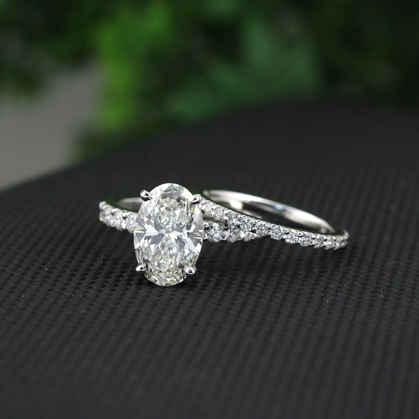 IGI Certified Lab Grown Diamond Oval Halo Ring, 0.79ct tw — 14K/18K Solid Gold