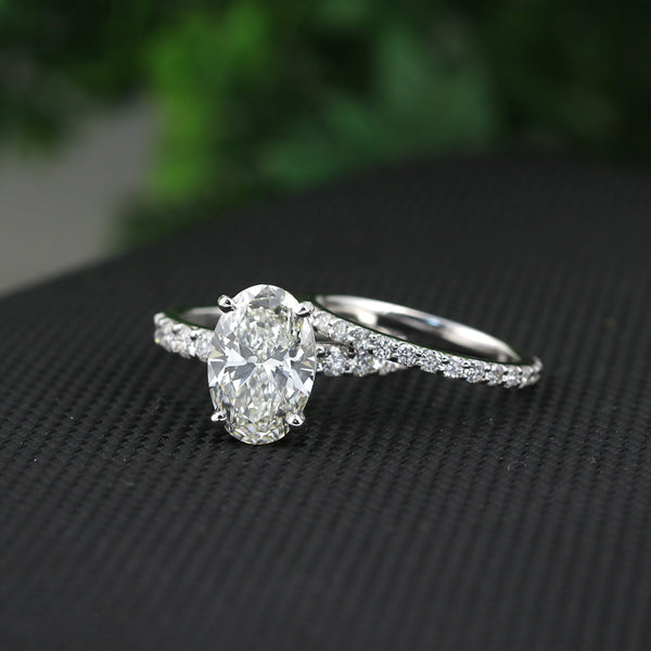 IGI Certified Lab Grown Diamond Oval Halo Ring, 0.79ct tw — 14K/18K Solid Gold