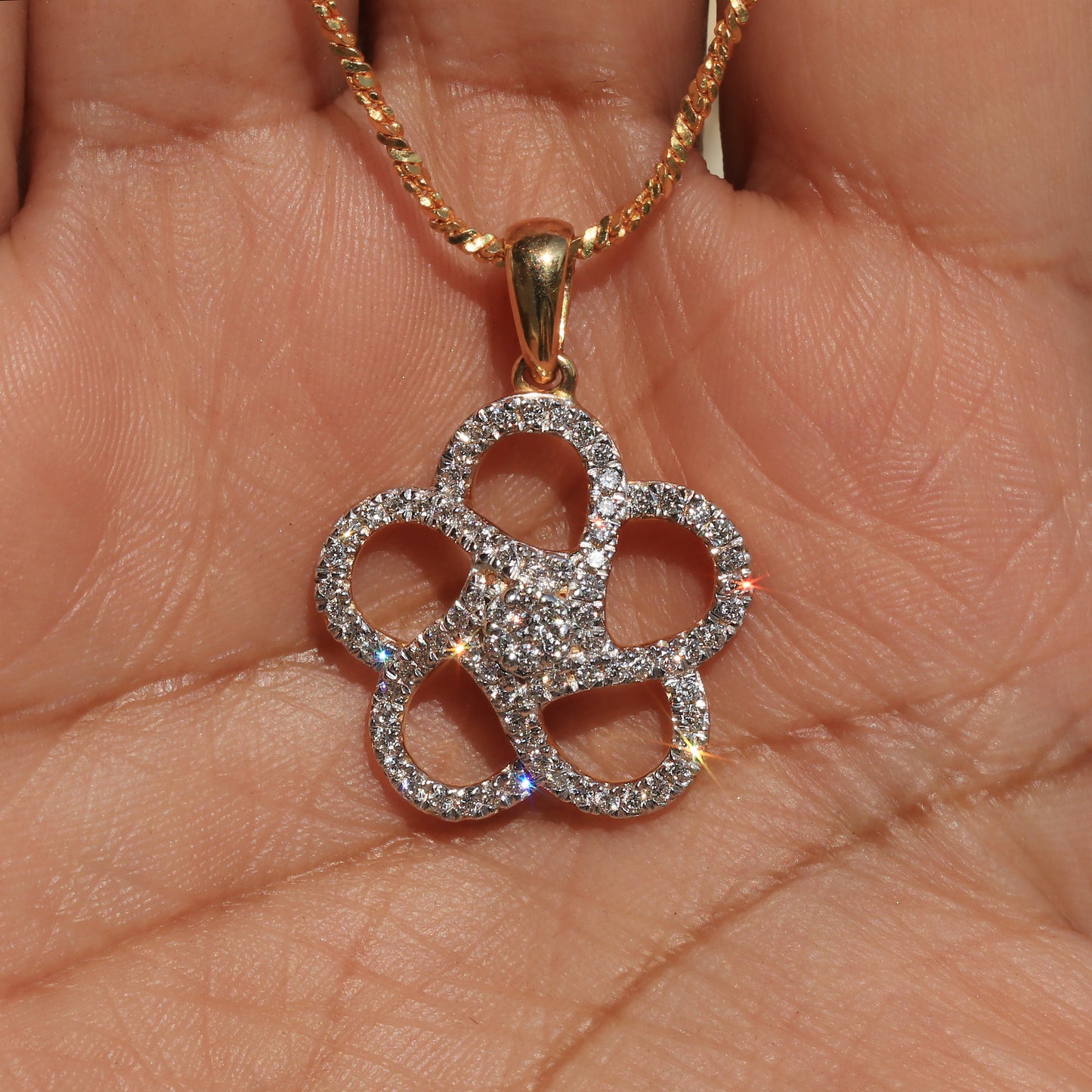 0.63 Ct Gold Diamond Pendant Necklace IGI Certified G-H VS Classic Style