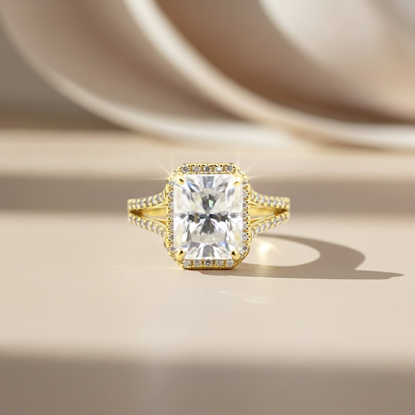 Inner band of 925 sterling silver with 18k yellow gold vermeil on emerald ring