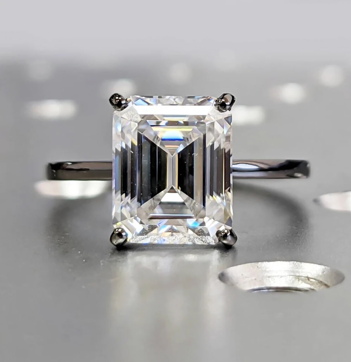 2.52 Ct Emerald Cut Certified F VS1 White Moissanite Ring For Lady 18K Gold Plated 18K Gold Plated