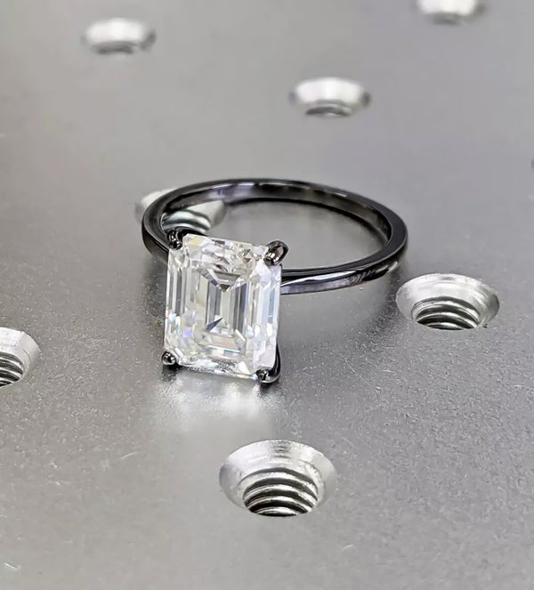 2.52 Ct Emerald Cut Certified F VS1 White Moissanite Ring For Lady 18K Gold Plated 18K Gold Plated