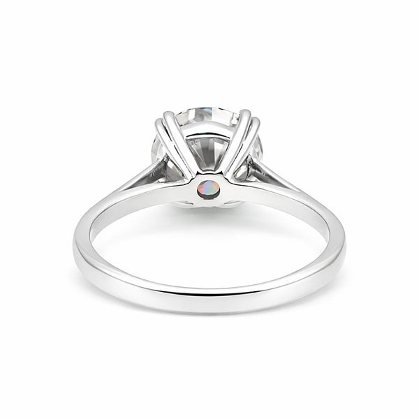 Close-up of large round brilliant lab diamond, VS1 clarity grade and table view