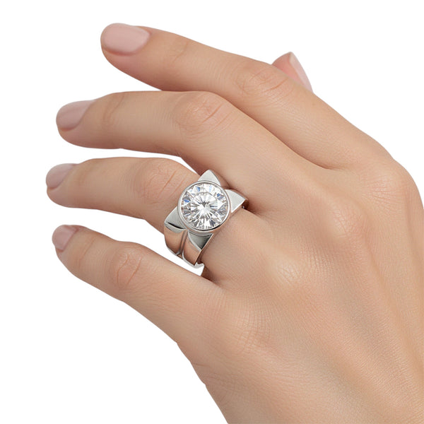 4.50 carat round cut lab-grown diamond ring in 18k gold vermeil setting