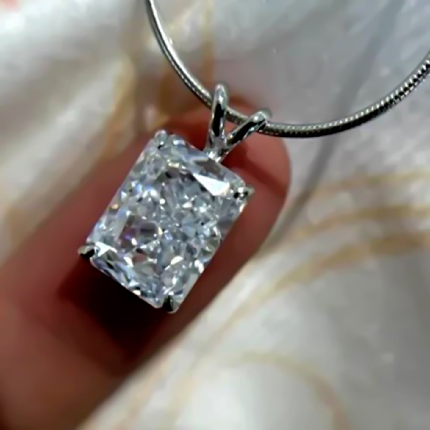 2.50 Ct Certified Radiant Cut White Moissanite Pendant In Vermeil 925 Silver