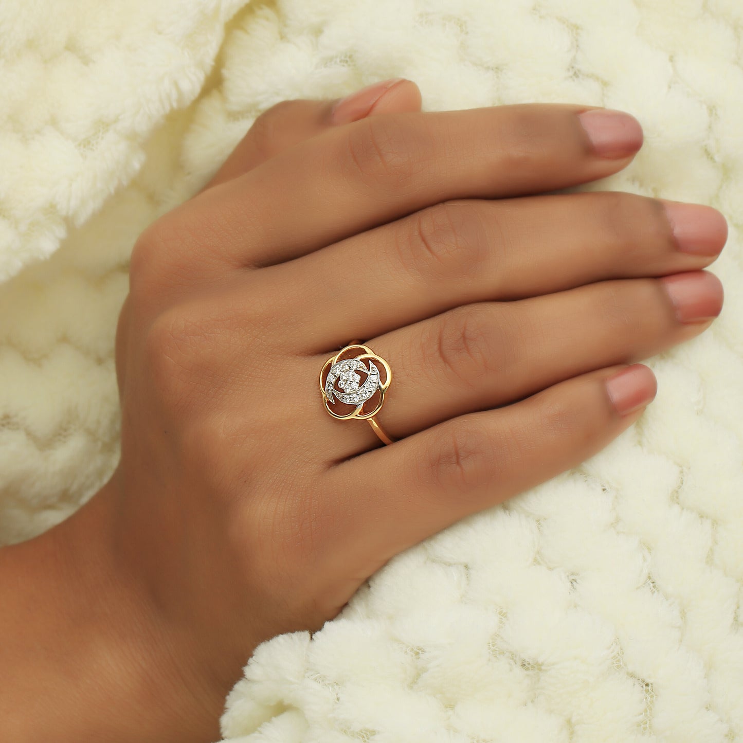 0.21 Ct. IGI Certified 18k Yellow Gold Diamond Floral Design Ring For Easter - view 5