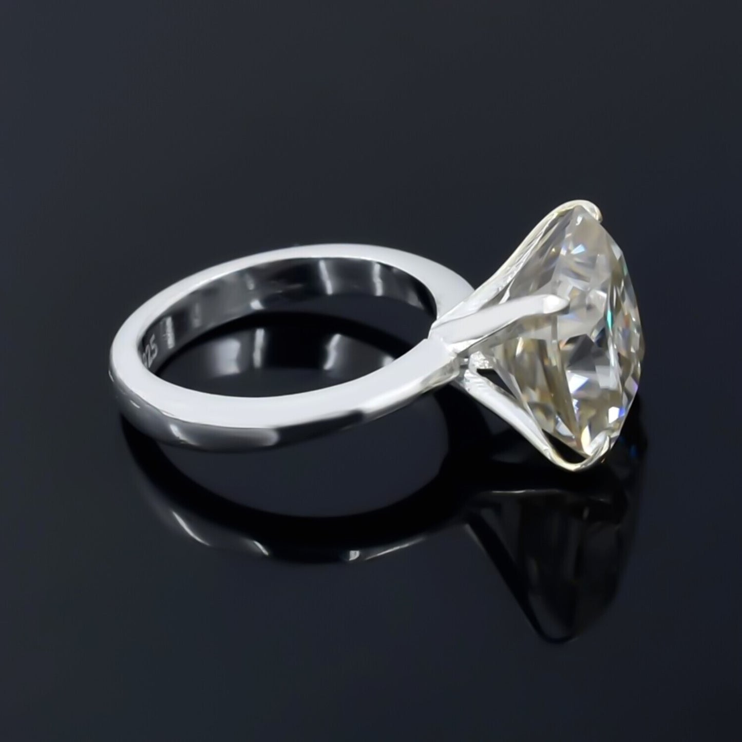 Certified Natural 4.90ct VS1 Radiant White Moissanite Ring For Birthday 18K Gold Plated