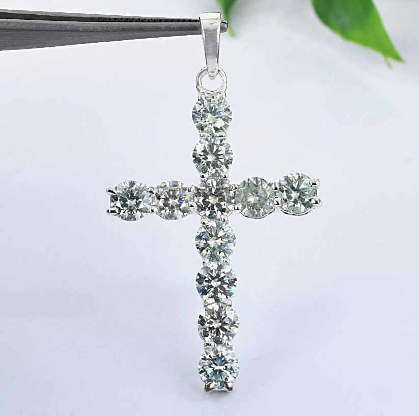 11 Ct Certified White Moissanite Cross Pendant In Vermeil 925 Silver For Love - View 4 - GEMHUB & CO.