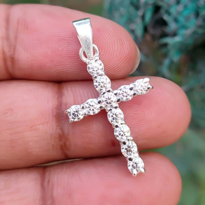 Gorgeous 1.10 Ct Certified 3mm Moissanite Cross Pendant In Vermeil 925 Silver