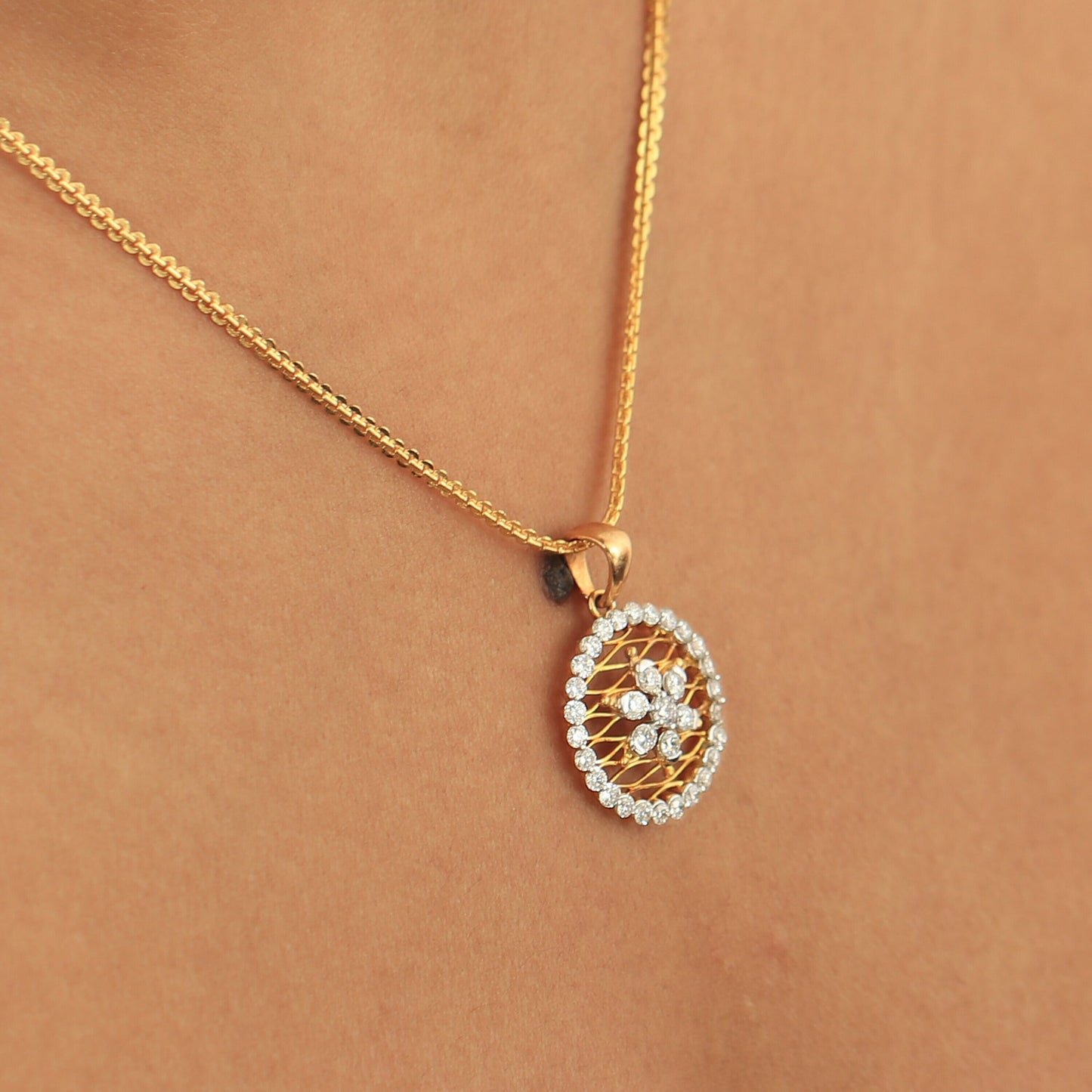 0.95 Ct Natural Diamond Necklace Pendant 18K Gold IGI G-H VS Elegant - view 4