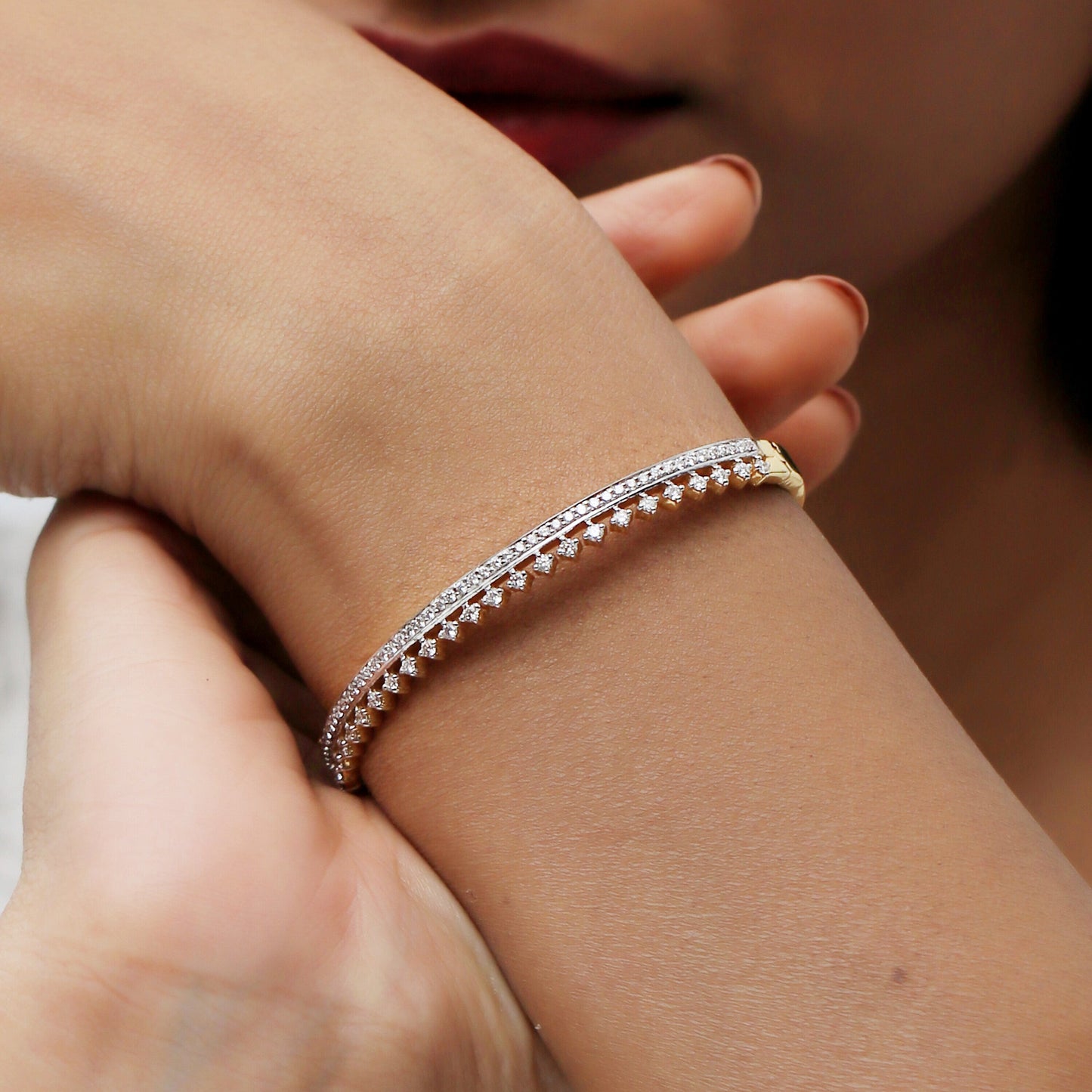 1.18 Ct. IGI Certified Natural Diamond in 18K Solid Gold Bracelets - view 4