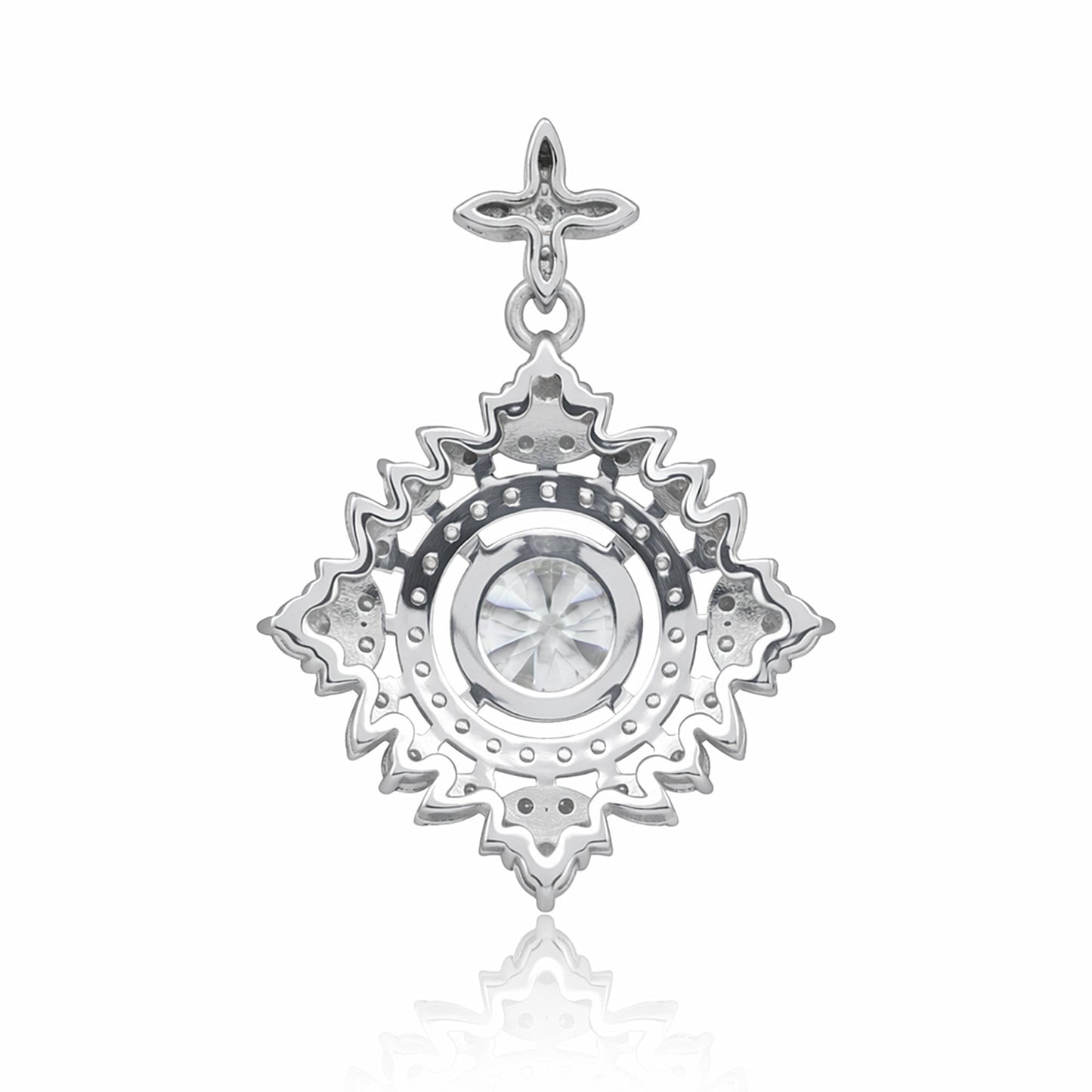 GEMHUB & CO. 5 Ct round cut lab grown diamond pendant in 18k gold vermeil with VS1 clarity.